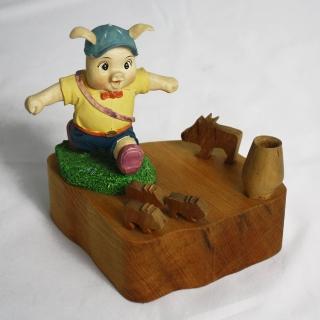 【MU LIFE荒木藝品雕刻】皮皮豬memo架、名片架