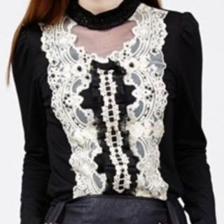 【ICHE 衣哲】立體蕾絲花邊拼接造型造型上衣(Trend)