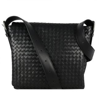 【BOTTEGA VENETA】黑色 小羊皮翻蓋 編織斜背包(黑色)