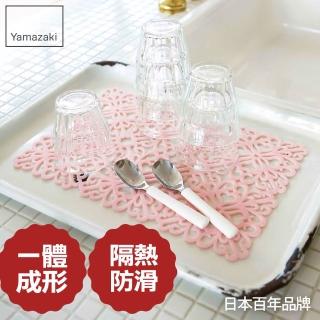 【日本YAMAZAKI】Kirie典雅雕花隔熱餐墊(粉紅)