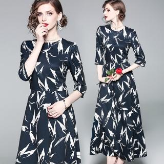 【a la mode 艾拉摩兒】黑白豌豆莢印花圓領七分袖長裙洋裝(中大碼/M-3XL)
