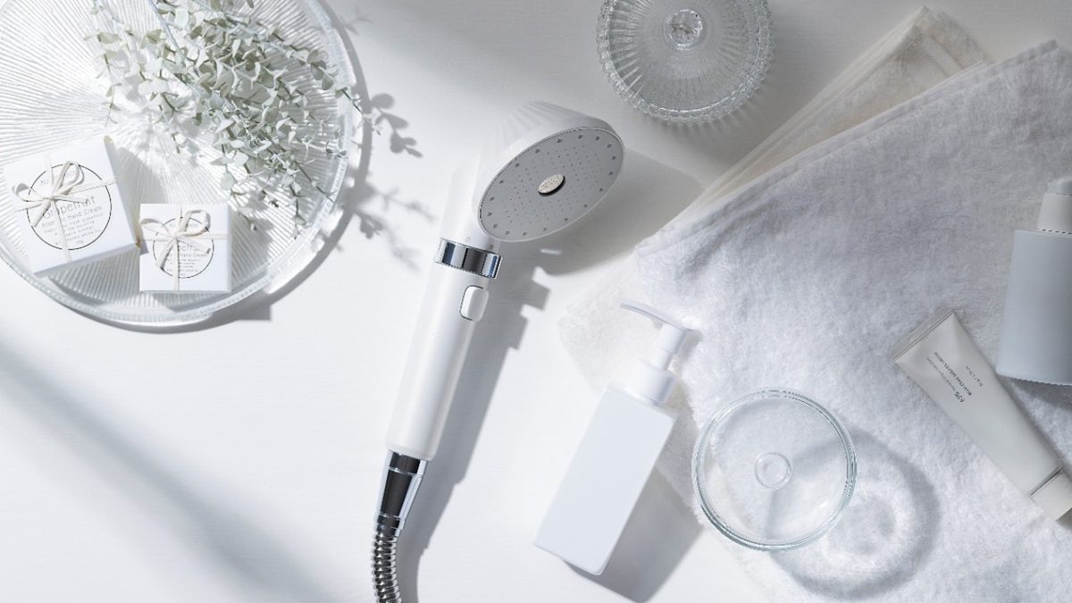 IRIS 超微細泡蓮蓬頭開箱實測｜洗澡也能做SPA級保養！