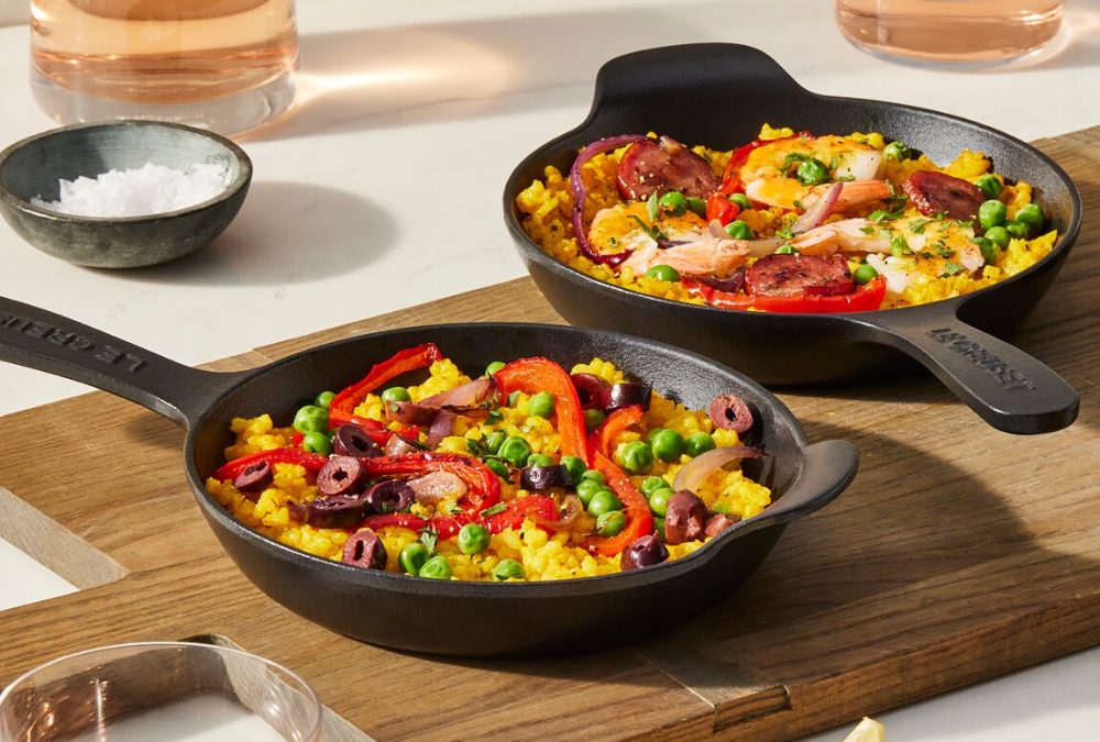 體驗專業廚房中好看好用的鑄鐵迷你鍋具