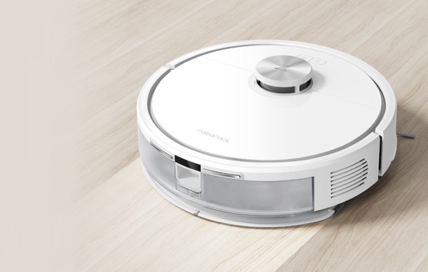 【開箱】 石頭科技 Roborock Q8 掃拖機器人：懶人必備的家務小幫手